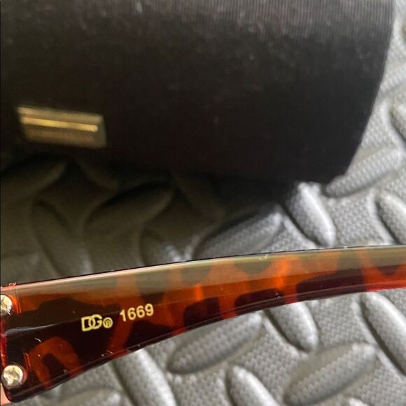 Dolce & Gabbana 100% Authentic Vintage 1669 Black And Brown Print Sunglasses